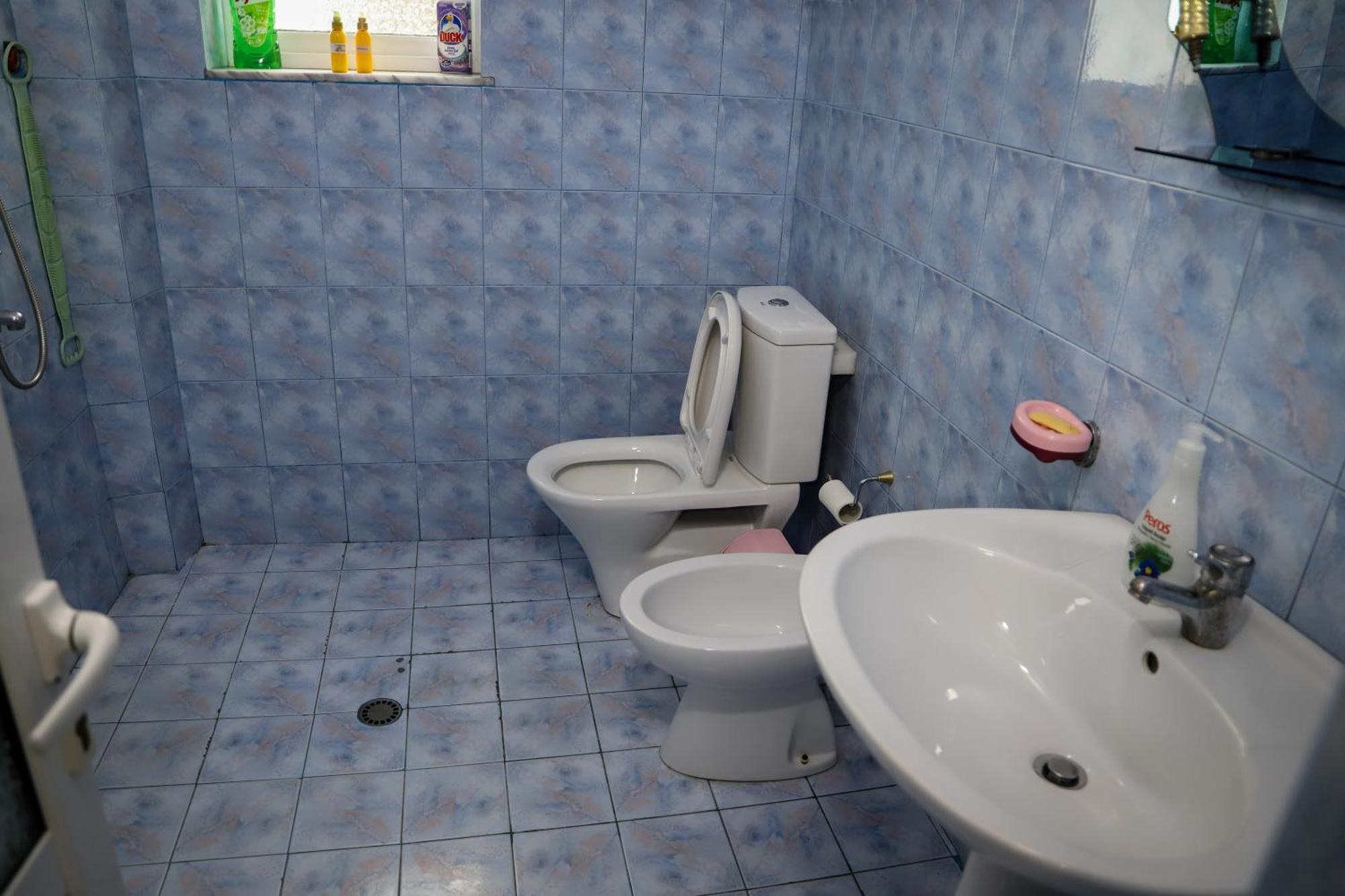 Lola'S Apartament Apartment เบราท ภายนอก รูปภาพ
